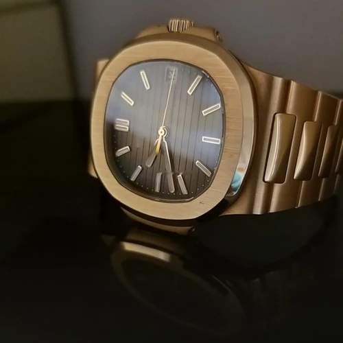 Patek Philippe 5711/1R Nautilus ROSE GOLD - Image 2