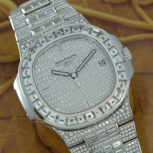 Patek Philippe Nautilus 5719/10G Diamo
